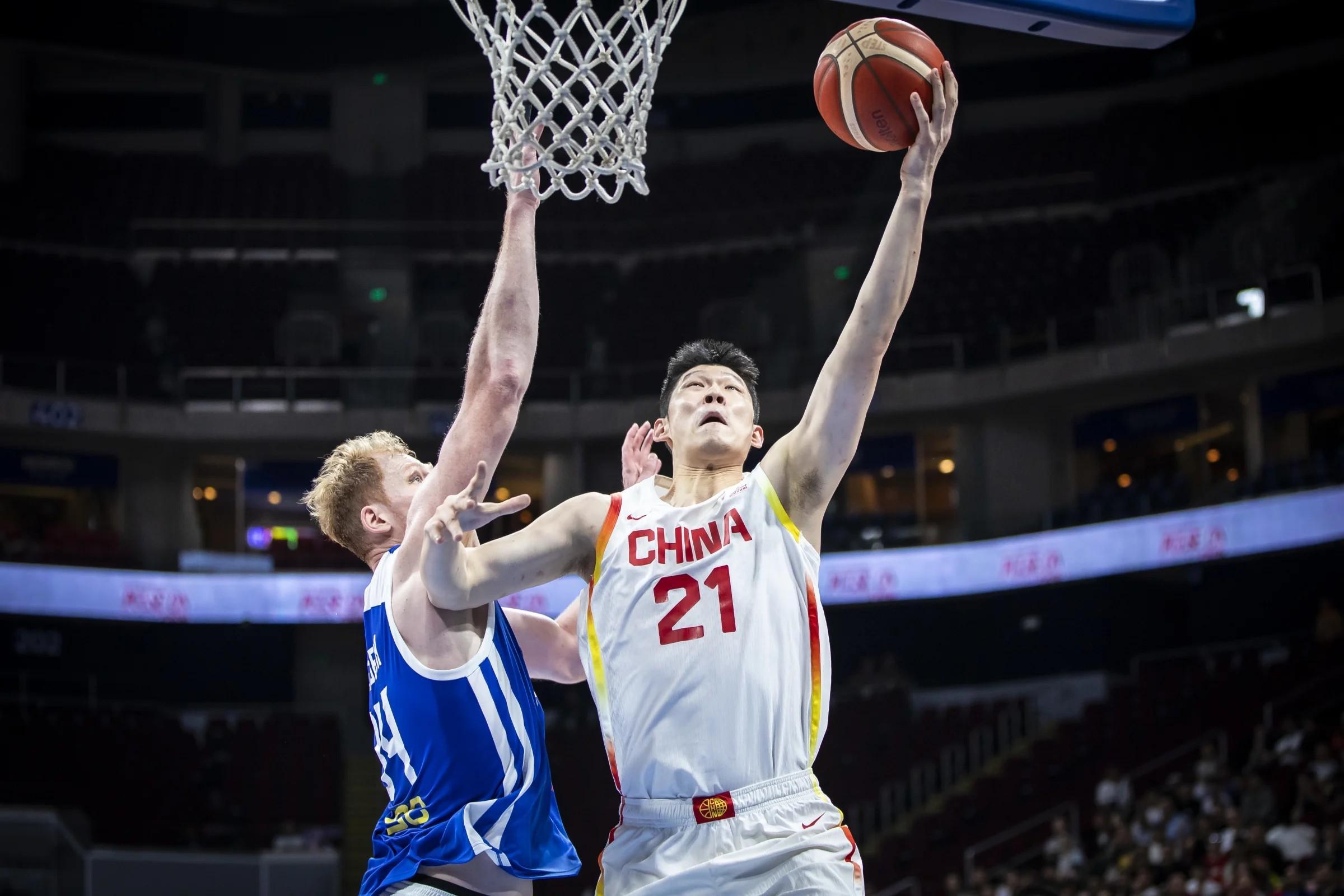 开云体育登录网站入口-定海神针，胡金秋高效取15分6板，最后阶段抢到关键前场篮板